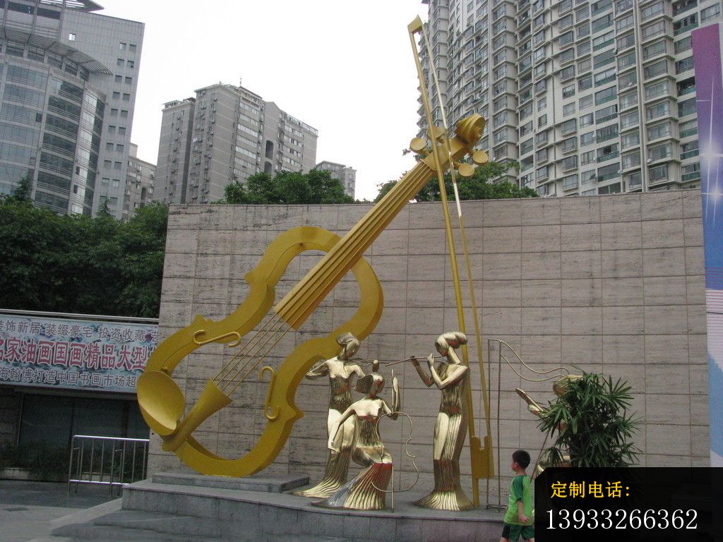 公园不锈钢演奏人物大提琴雕塑_1024*768