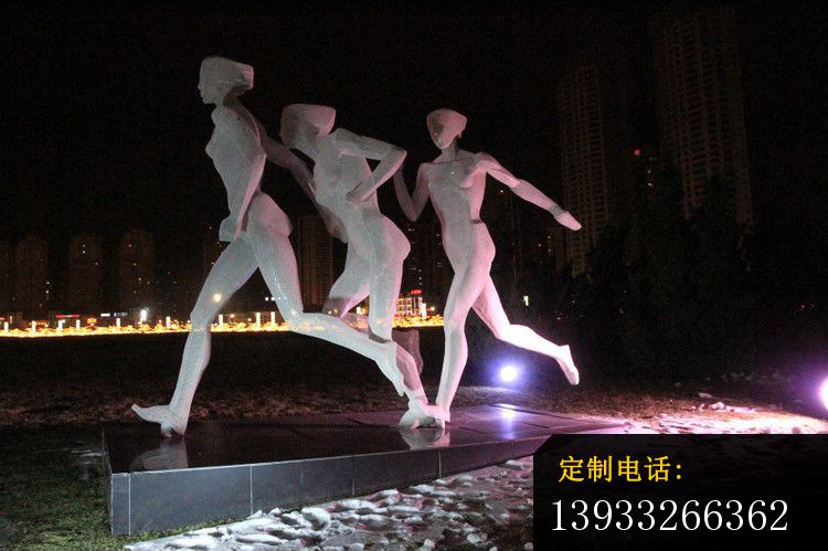 广场不锈钢跑步的女孩雕塑_750*499