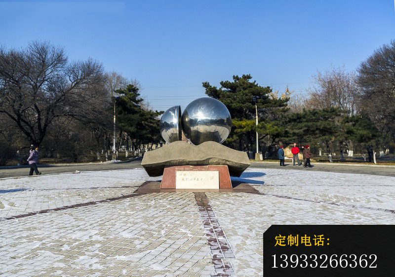 公园不锈钢景观球雕塑_800*562