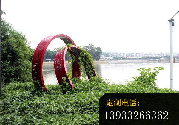 公园不锈钢手镯摆件雕塑_600*420