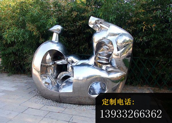 公园不锈钢抽象一家三口雕塑_600*431