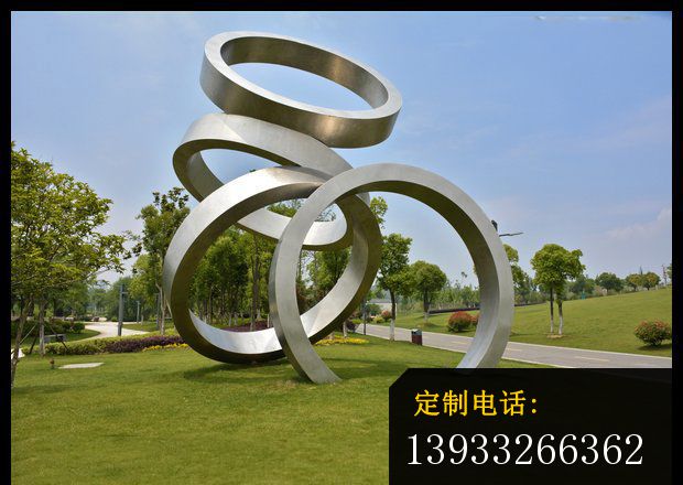 公园不锈钢叠着的圆环景观雕塑_620*440