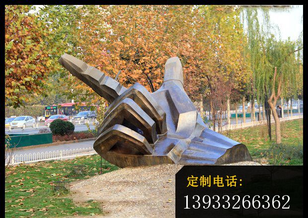 公园不锈钢手势雕塑_620*440
