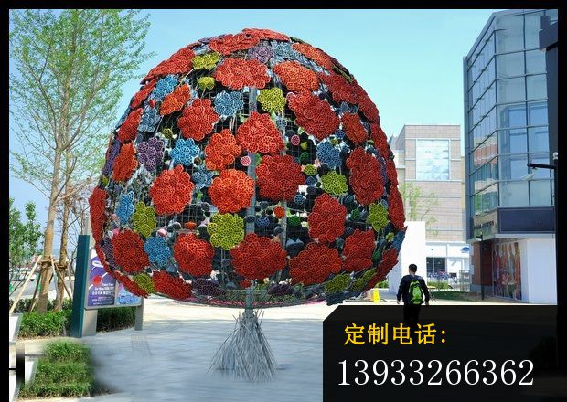 街边不锈钢绣球花景观雕塑_620*440