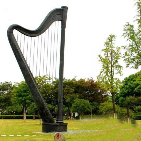    金华公园不锈钢提琴雕塑