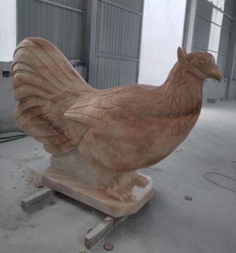 晚霞红石雕母鸡