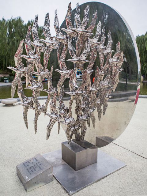 公园不锈钢动物鸽子雕塑