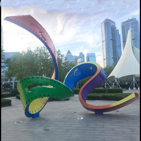 广场不锈钢彩绘丝带雕塑