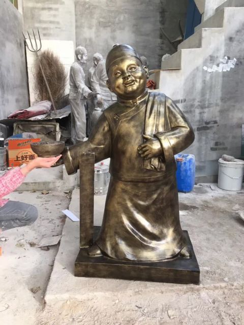 店小二人物铜雕