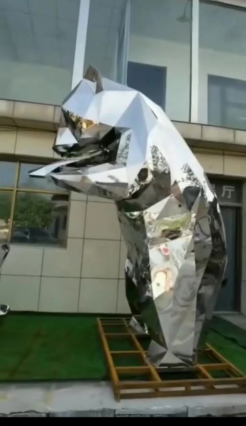 不锈钢镜面动物熊雕塑