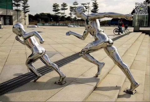 不锈钢镜面跑步人物雕塑