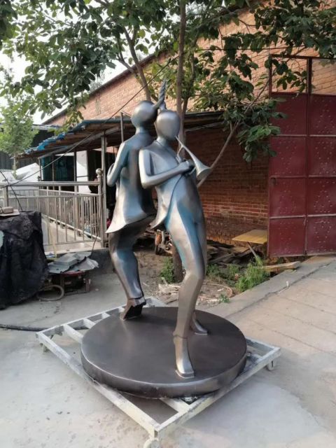 不锈钢广场音乐抽象人物雕塑
