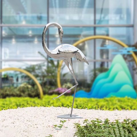 不锈钢抽象展翅丹顶鹤雕塑