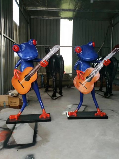 不锈钢音乐青蛙雕塑