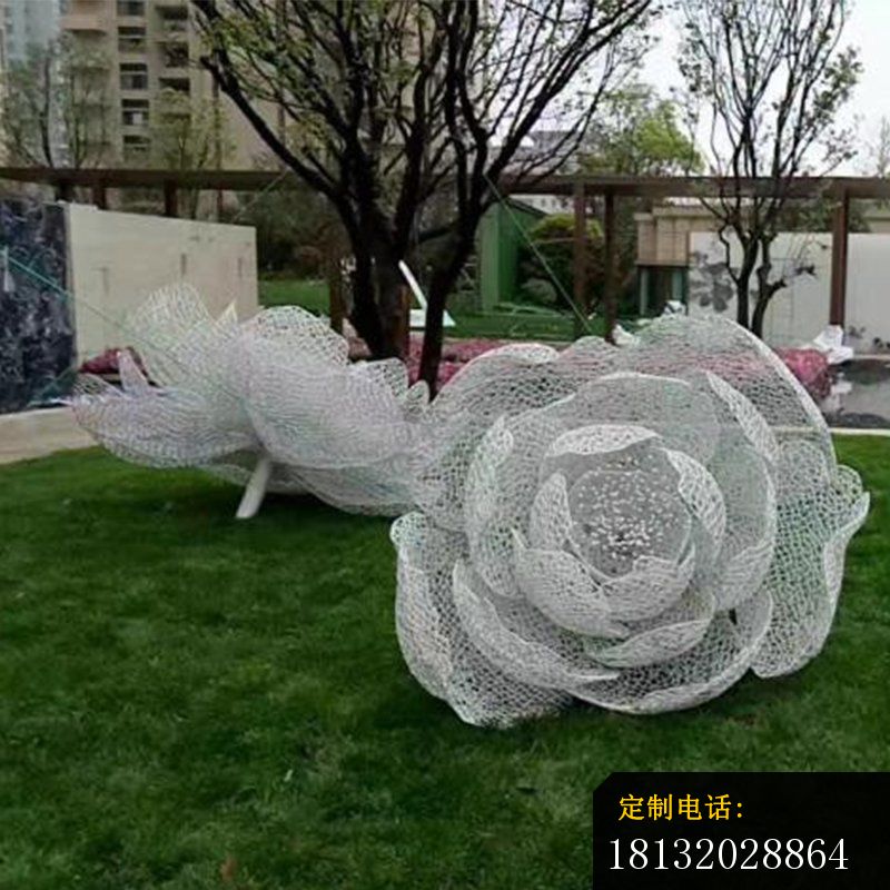 草坪不锈钢花朵雕塑_800*800