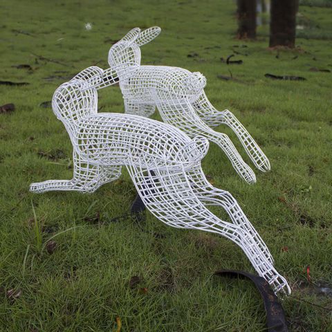 奔跑镂空兔子不锈钢雕塑