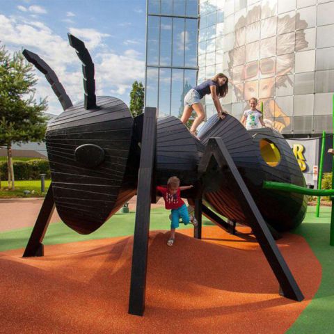 大型不锈钢蚂蚁雕塑 