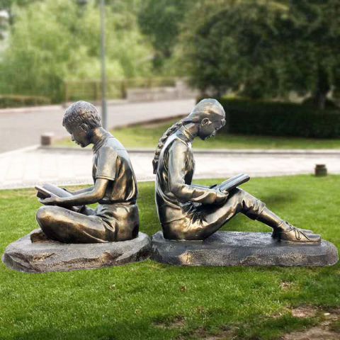 校园人物看书铜雕
