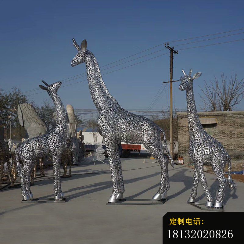 不锈钢镂空长颈鹿雕塑_800*800