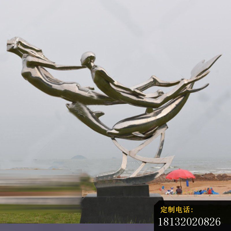 不锈钢游泳人物和海豚雕塑_800*800