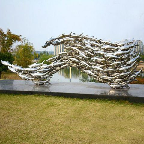 园林不锈钢镜面鱼群雕塑
