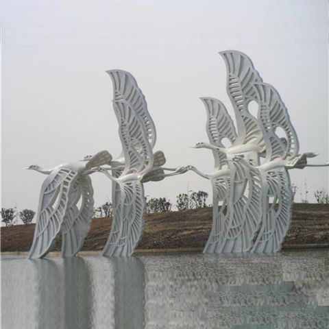 不锈钢喷漆飞翔的仙鹤雕塑