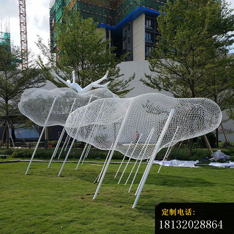 不锈钢镂空抽象白日梦想家雕塑 (1)_790*790