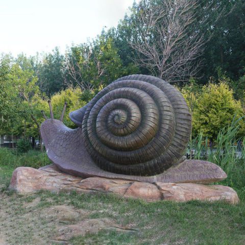 公园蜗牛铜雕