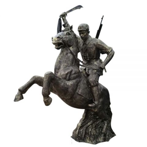 骑马的八路军铜雕