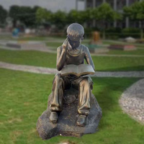 校园人物读书的男孩铜雕