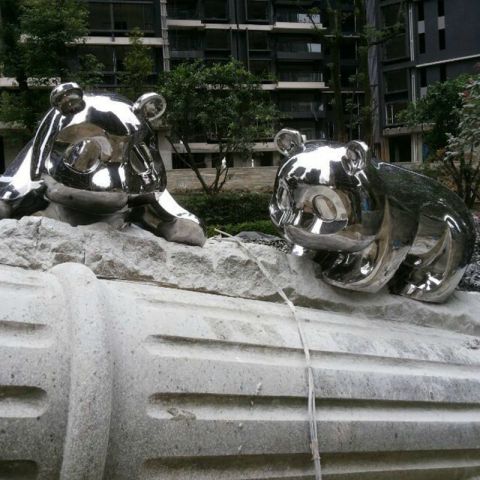 镜面不锈钢抽象熊猫雕塑