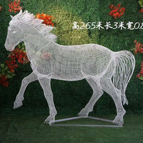 不锈钢喷漆编织马雕塑
