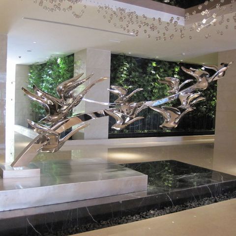 不锈钢镜面抽象飞翔的大雁雕塑
