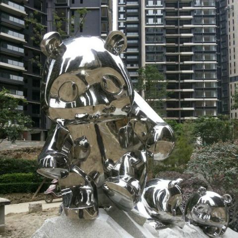 小区不锈钢镜面熊猫雕塑